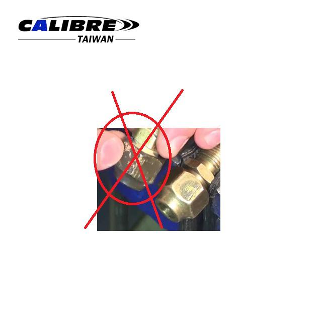 CAAR0009_3_Pliers_Wrench.